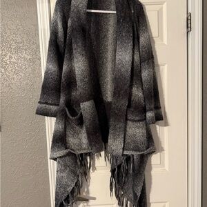 Cecice Women's Black and Gray Sweater with Fringe